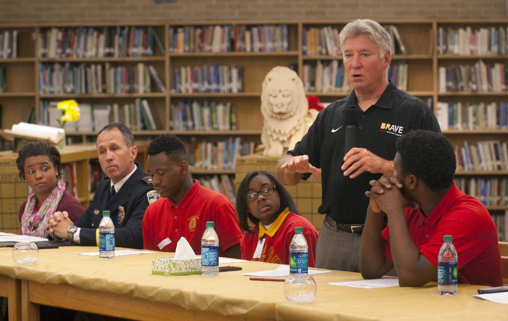 Photos: BRAVE forum on violence _lowres